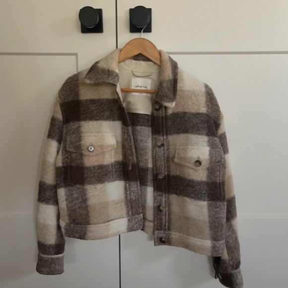 Aritzia Wilfred Free The Gana Cropped Shirt Jacket - Picture 2 of 3